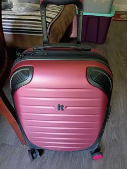 Travel suitcase