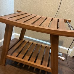 Beautiful Wood spa Chair With Towel Rack On Each Side Liked New
