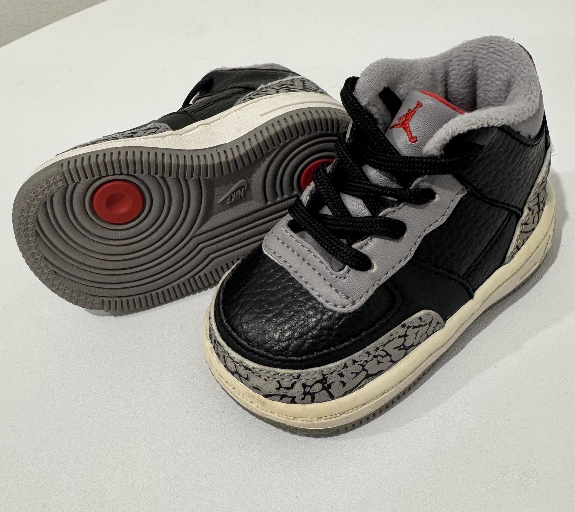Toddler shoes Air Jordan 3 Retro “Black Cement” (Toddler), size 3C
