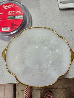 White vintage grapevine bowl