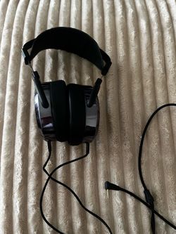 HIFIMAN HE-400 Over Ear Full-Size Headphones