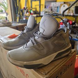 Jordan Loyal 3 - Size 9.5