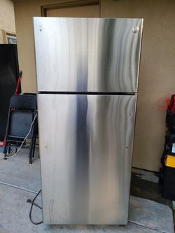 GE Refrigerator