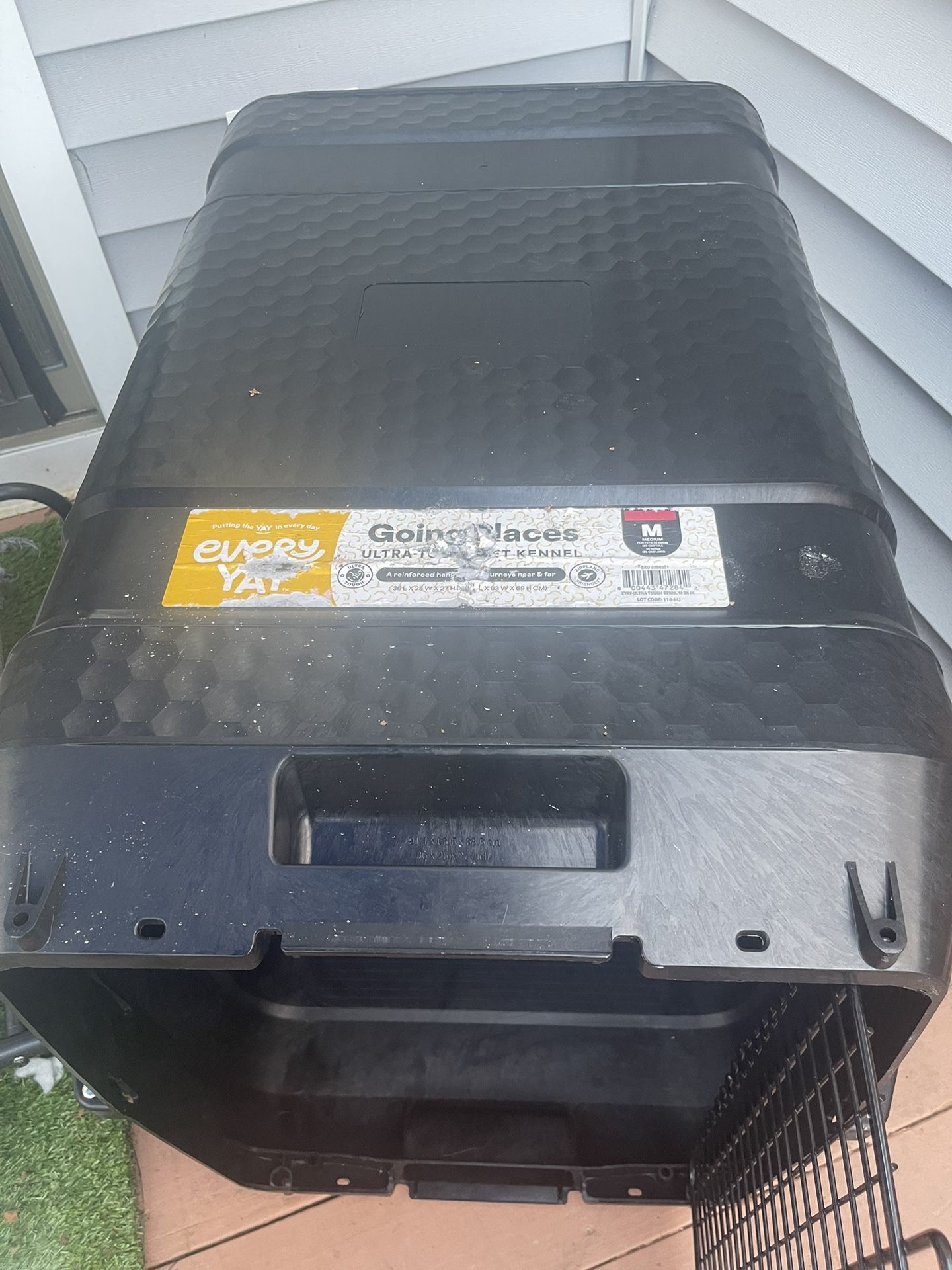 Medium Size “Going Places Pet Kennel” With Wheels