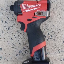 Milwaukee M12 Fuel Impact Driver