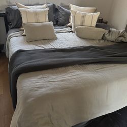 Tempurpedic king size bed