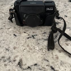Yashica Auto Focus S 35mm Film Camera 38mm Lens f2.8 Point and Shoot WORKING