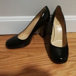 Kate sapde women's black patent leather pumps heels size US 6.5B excellent pre-owned condition