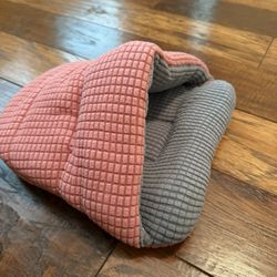 New Small Animal Soft Hiding Hut Bed