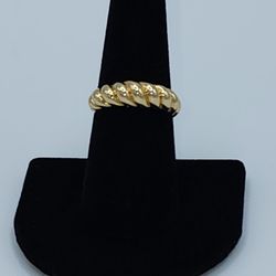 Solid 14k Gold Ring✨️1.63 G Size 7