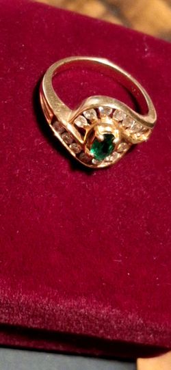 14k gold emerald and diamond ring