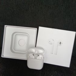 Airpods 2nd Generation Perfect Condition Bluetooth Earbuds S
