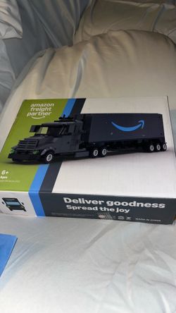 Amazon Freight Partner Big Rig Truck Building Brick Set Peak 2024 Employee Promo $120. Rare!!