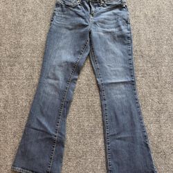 Women’s 29”x32” size 8M Levi’s denizen stretch slimming bootcut jeans