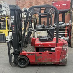 Three Wheelers And Rider Pallet Jacks 