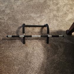 Pull Up Bar