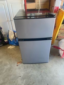 Small compact refrigerator freezer