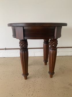 Oval Solid Wood End Side Table Pineapple Leg