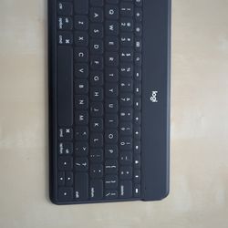 Logitech Go Keyboard 