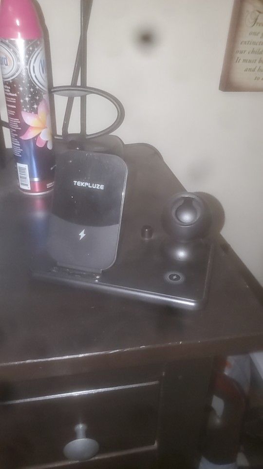 3 IN 1 WIRELESS CHARGER