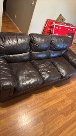 3 seater leather couch