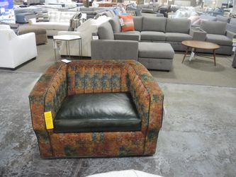 Old Hickory Tannery Multicolor Tapestry Swivel Chair