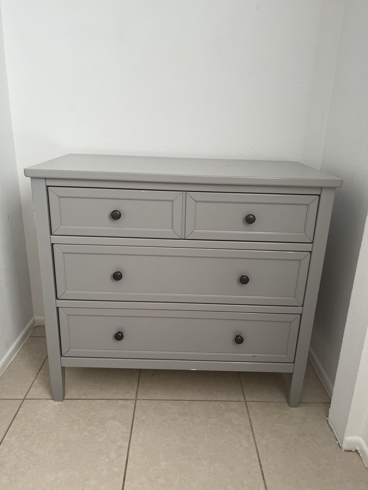 Dresser Three Drawers