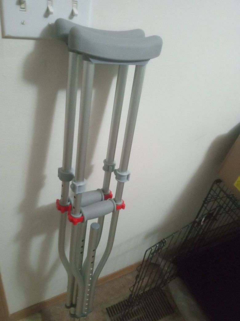 Adjustable Crutches