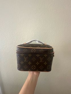 Makeup bag LV