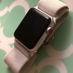 Series 3 Apple Watch Silver With White Band