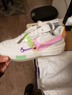 Womens Nikes Size 5 1/2