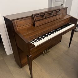 Kawai Upright Piano - 2003 Model (A11216)