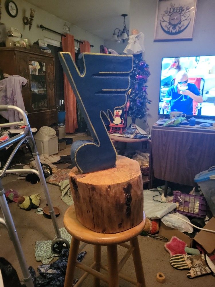 Blues Chainsaw Carving