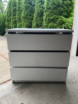 IKEA malm 3 Drawer - Read Description