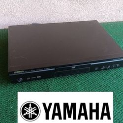 Yamaha DV-S5650 Natural Sound DVD/ CD Player Dolby Digital DTS Progressive Scan Nice!