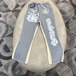 HELLSTAR FLARED SWEATS 