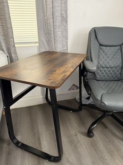 Small Desk And Chair