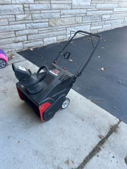 Yard machine Snow blower