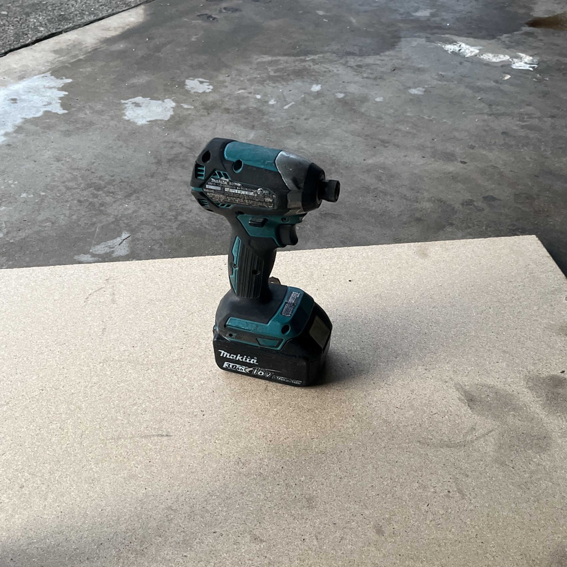 Makita Brushless Hammer Drill  W/3ah Battery