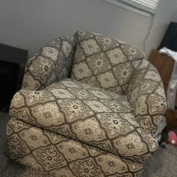 VINTAGE SWIVEL CHAIR
