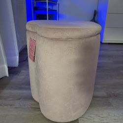 Hello Kitty Impressions Vanity Storage Stool