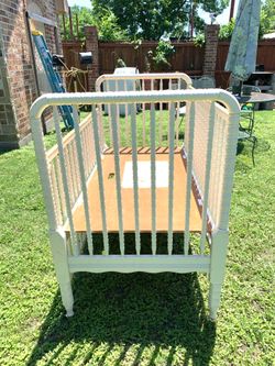 BABY CRIB $60
