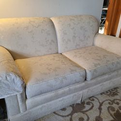 White Loveseat Couch Sofa Very Good Condition 