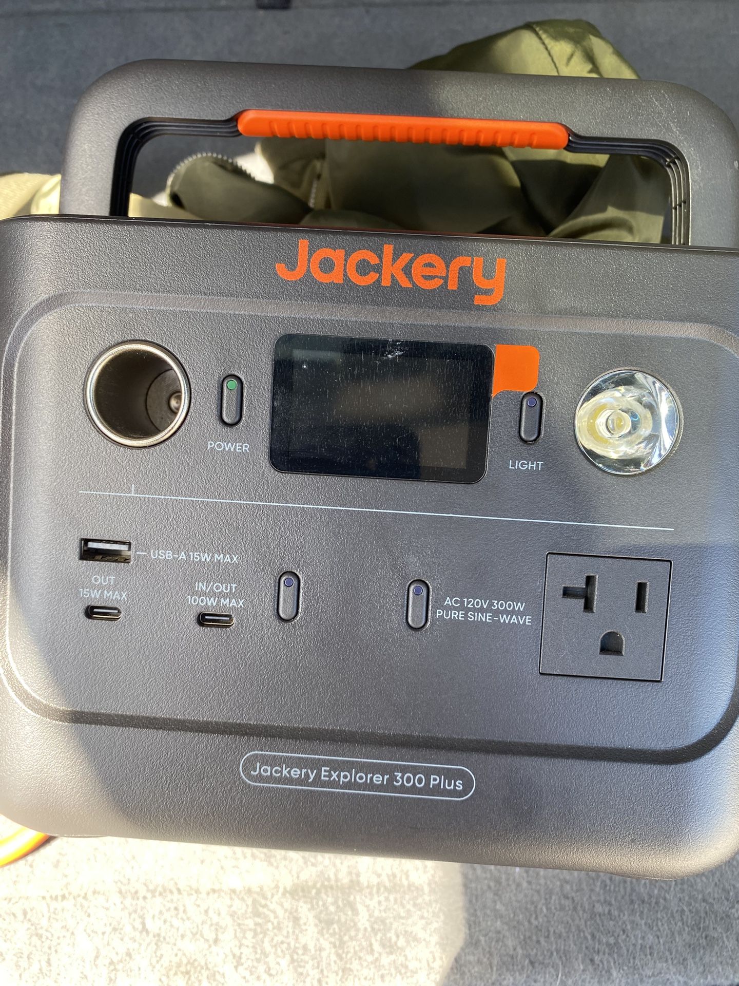 Selling Jackery Explorer 300 Plus