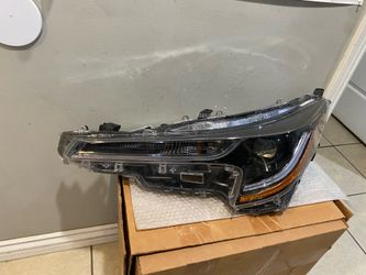 2020-2024 Toyota Corolla left headlight