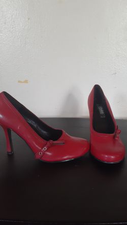 Red heels pumps size 6