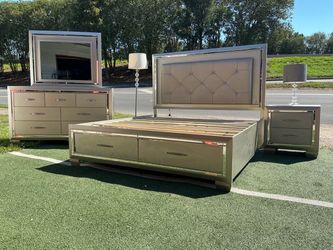 Glam Bedroom Set with Mirrored Trim KING size