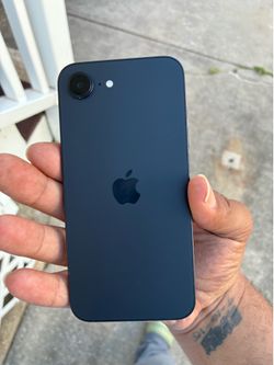 iPhone 16e