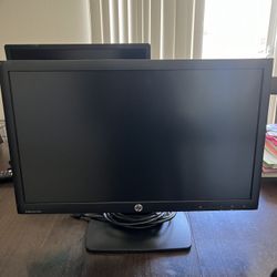 3 HP Monitors And HP keyboards 1 LG Monitor