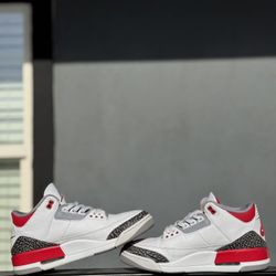 Size 12 Mens: Jordan 3 Fire red retro (2022)